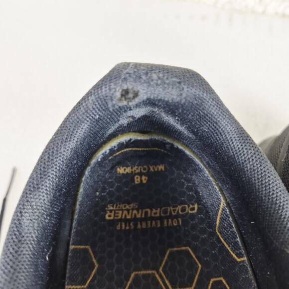 On Cloud 6 Men's Lifestyle Shoes Size 13 Triple Black Running Sneakers Defects - Picture 7 of 10